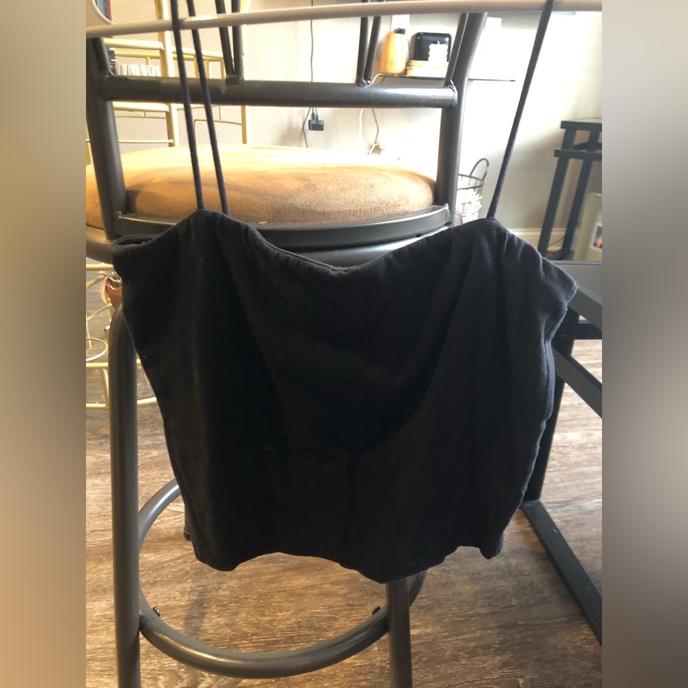 Black cropped tank top